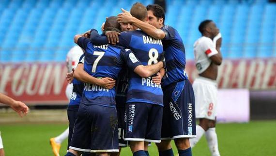  拜仁慕尼黑主场奏凯，三球大胜稳固榜首地位