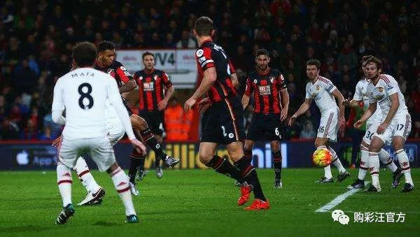  曼联爆冷负于伯恩茅斯，滕哈赫赛后直面质疑  