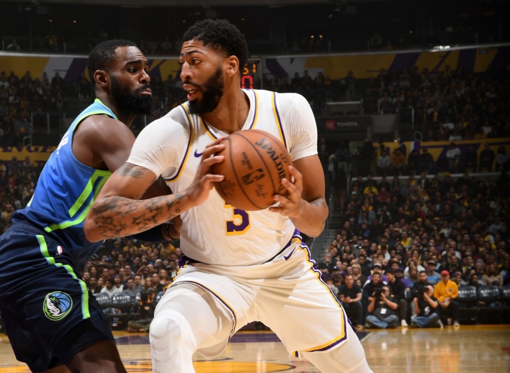  福克斯末节独揽14分，国王客场逆转独行侠终结其连胜